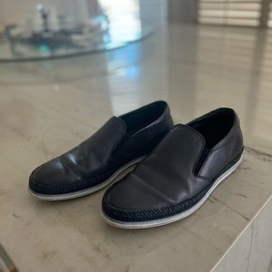 TOD’S Navy Blue Leather Slip-Ons in Men’s Size US 7.5